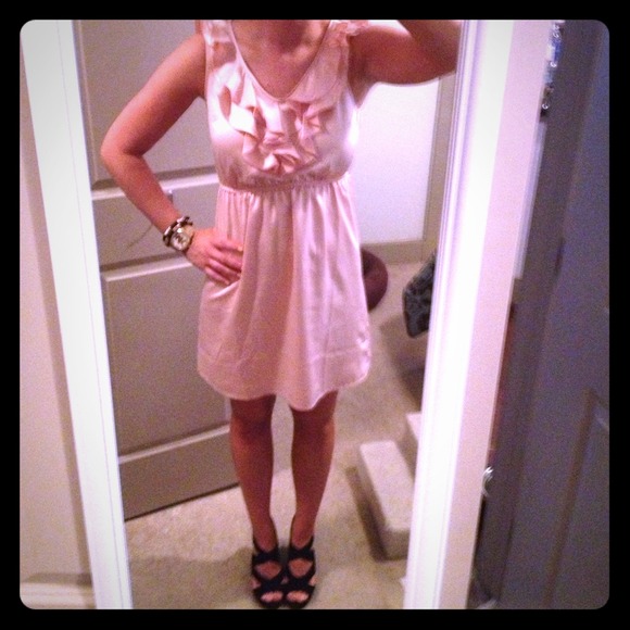 🚫TRADED🚫Peach ruffled silk dress