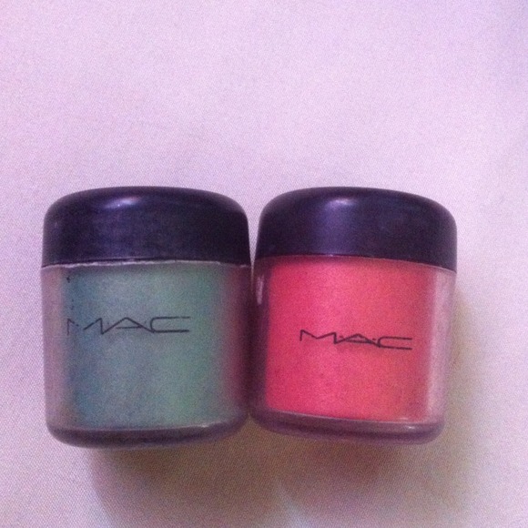 Mac pigment✨SOLD✨