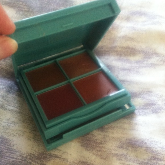 *BUNDLE for @mariana20 Spring color kit NWOT sold* - Picture 2 of 4