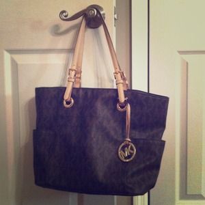 Michael Kors Jet Set Signature Tote Large
