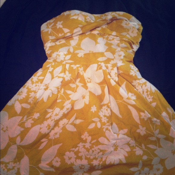 YeLLoW DreSS.