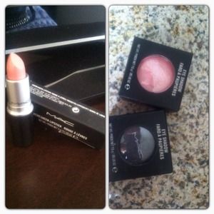 Bundle BNWB Mac lipstick and (2) eyeshadows