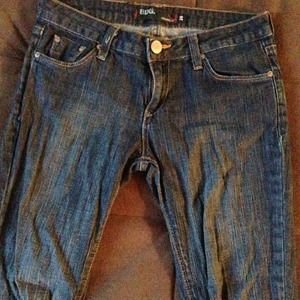 BDG CIGARETTE JEANS SIZE26 Dark wash straight leg
