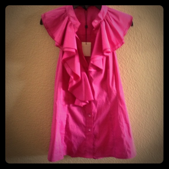 BCBGMaxAzria Tops - BCBG TOP ☀Reserve for @jtylin☀