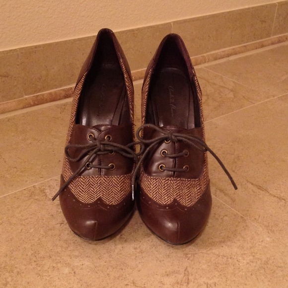 Brown heels with laces - Picture 3 of 3