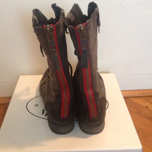 ❌❌❌SOLD ❌❌❌ Steve Madden short boots - Picture 2 of 4