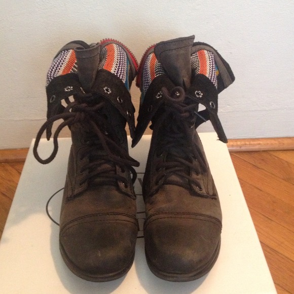 ❌❌❌SOLD ❌❌❌ Steve Madden short boots - Picture 3 of 4