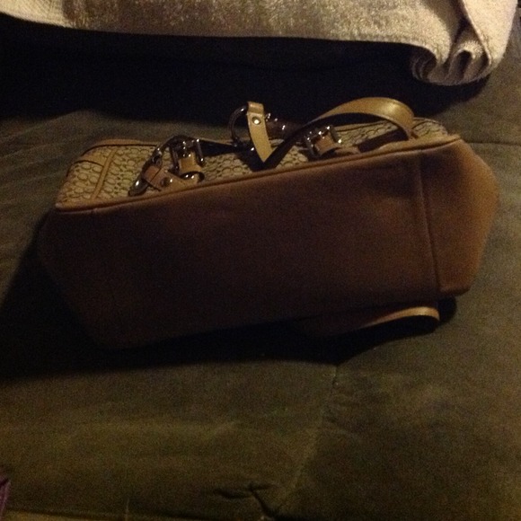 Coach purse - Picture 2 of 3