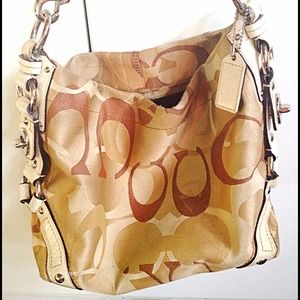 Authentic coach purse; shoulder bag