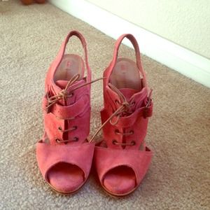 Flirty sandals from Anthropologie!
