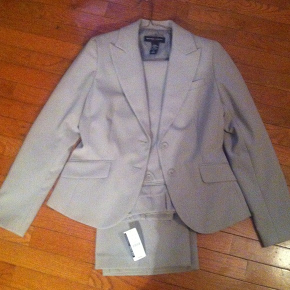 New York and Comp taupe pant suit