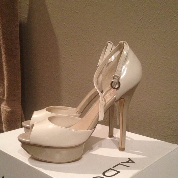 Beige heels