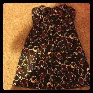 Very cute short dress!