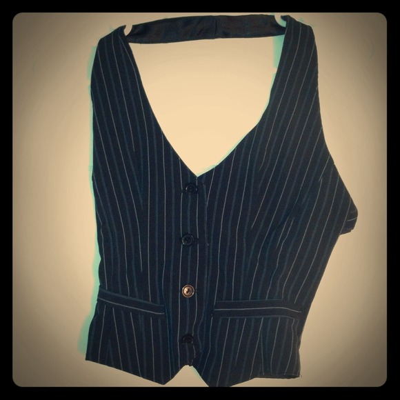Halter vest in black - Picture 1 of 2