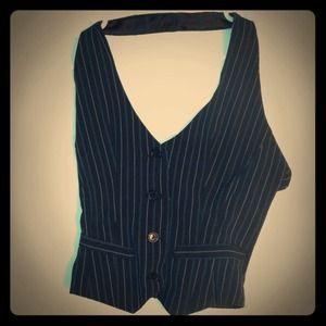 Halter vest in black