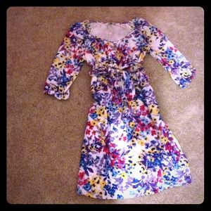 Adorable floral spring dress!