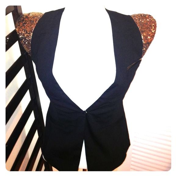 "Showstopper Blazer" never worn before!