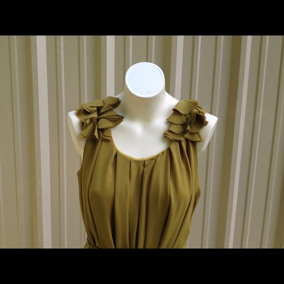 💜SOLD💜Olive Green Dress with Ruffles and Tie - Picture 3 of 3