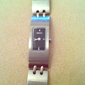 AUTH DKNY watch preloved-great condition!