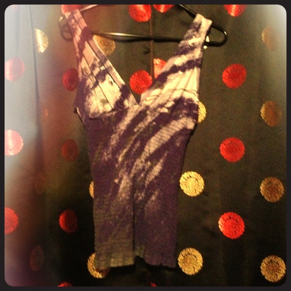 Gorgeous fitted purple tank too 💜😘