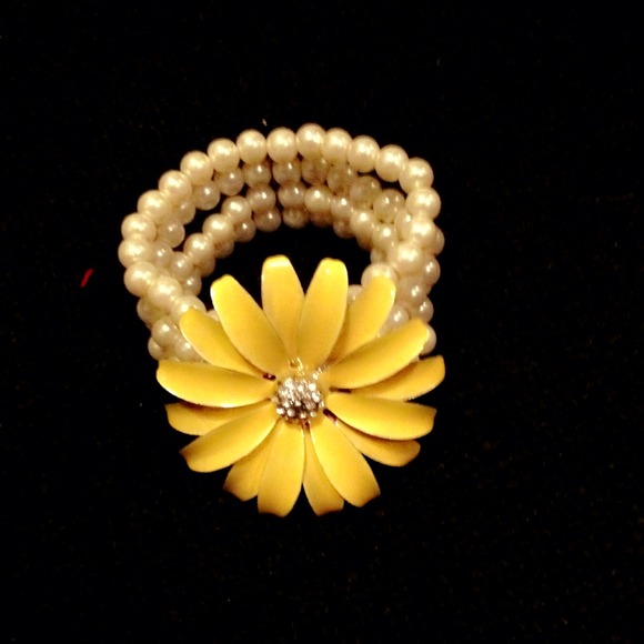 Bracelet - Picture 1 of 2
