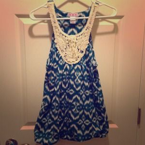 🚫Sold in bundle🚫Cute top size large!