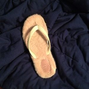 White and pink ugg flip flop slippers