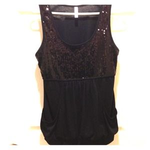 🚫SOLD IN BUNDLE Black sequin top! Size large