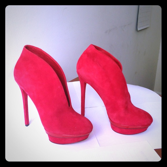 ✨SOLD✨New B Brian Atwood BFF Fortosa Suede Booties