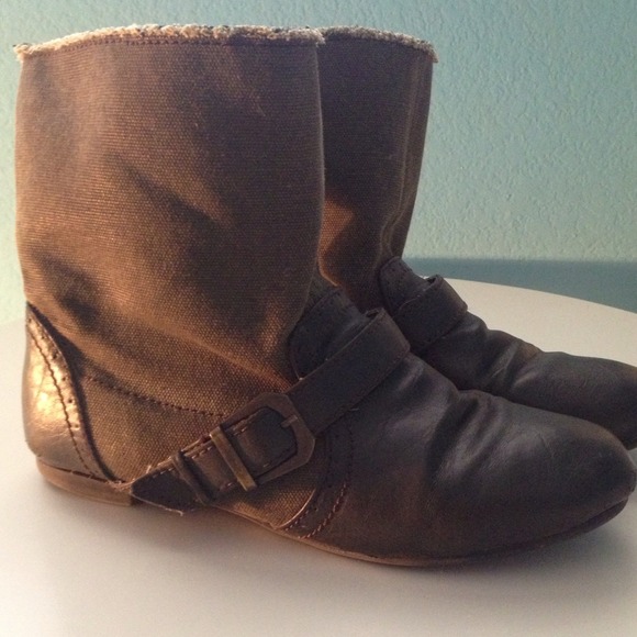 Dark green Booties