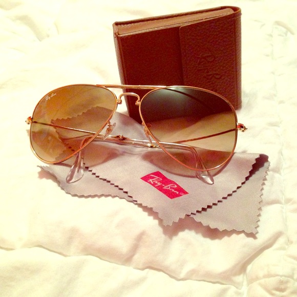 Ray-Ban Accessories - price cut✂️✂️✂️ folding ray bans