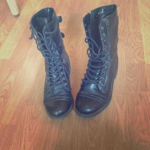 Black Mossimo combat boots size 8