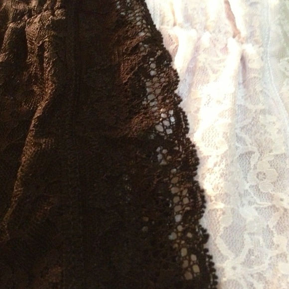 Lace bandeaus in white Black ❌SOLD❌ price adjusted - Picture 2 of 3