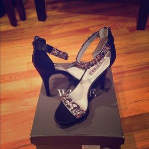 🔵 Vera Wang High Heel Dress Sandal