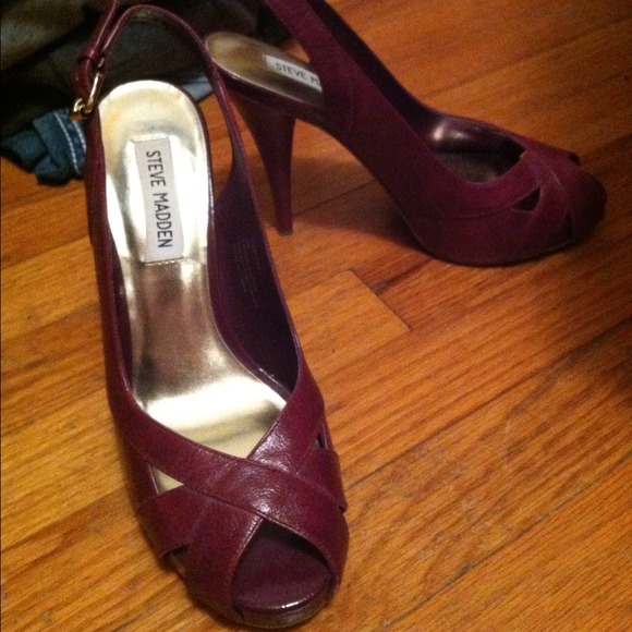 🚫SOLD🚫Steve Madden Merlot/GrapeSlingback Heels