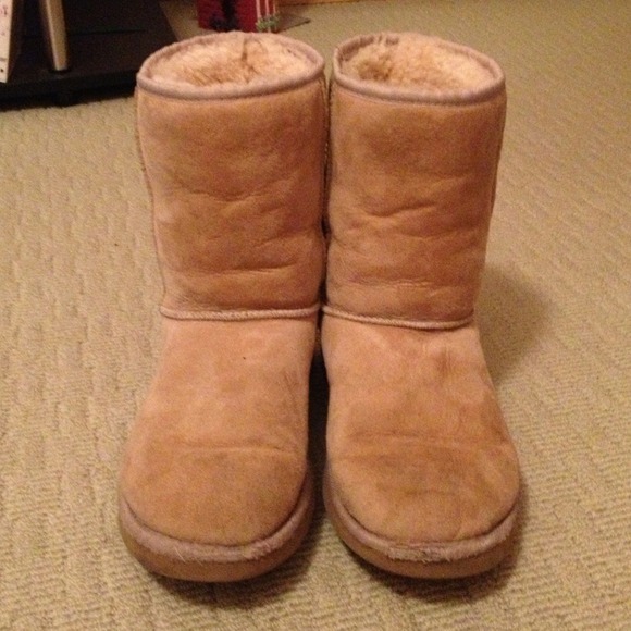UGG Classic Short Boots