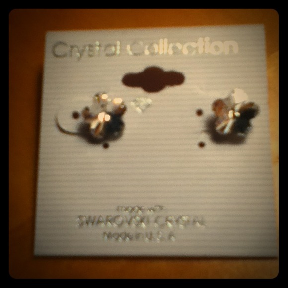 Flower earrings: never been worn.