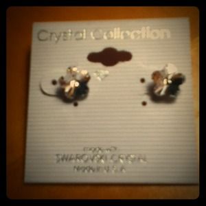 Flower earrings: never been worn.