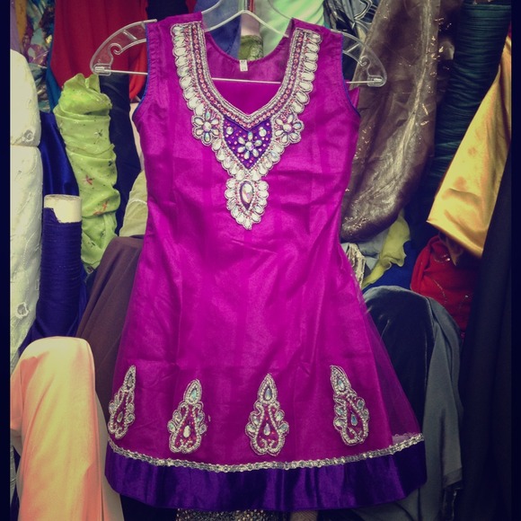 BEAUTIFUL Girls Dress (dark purple and magenta)