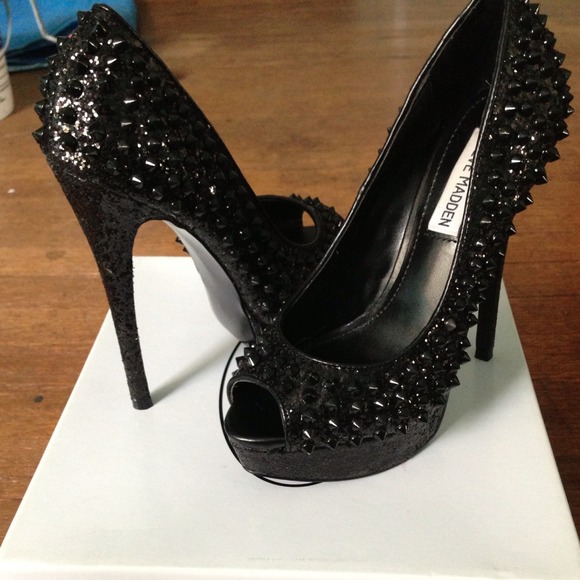 Steve Madden awwsome size 6.0