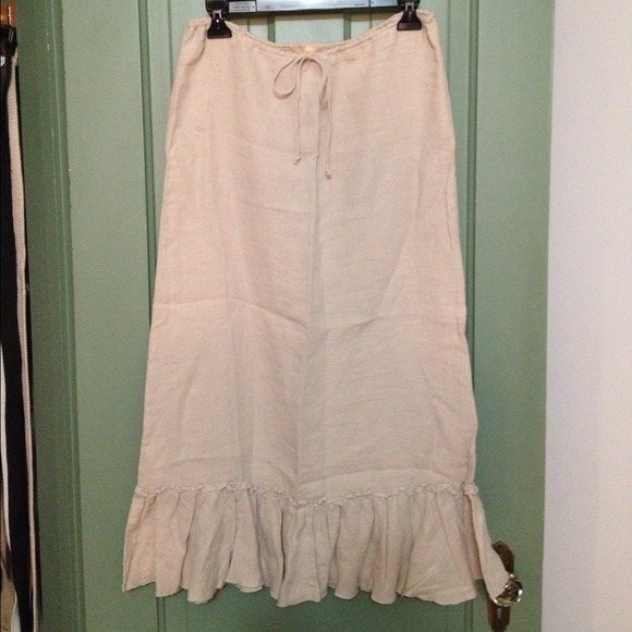Bohemian style tan skirt from Forever 21