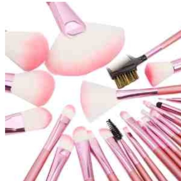 Accessories - BEAUTIFUL SET OF 22 PINK!! PRO MAKE UP BRUSH SET!!