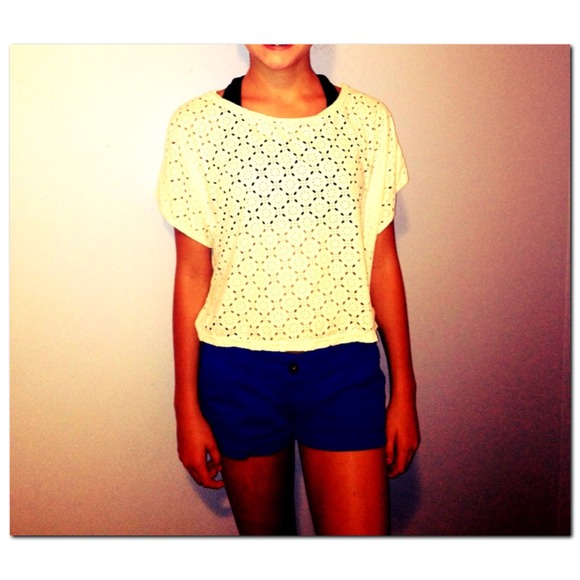 White patterned flowy shirt