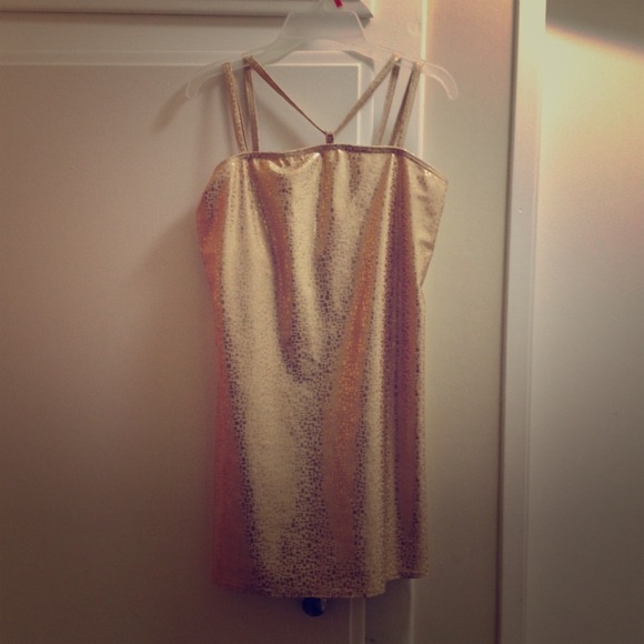 🚫🚫 SOLD 🚫🚫Cute gold sparkle top