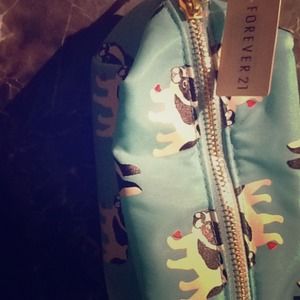 Forever 21 make up bag