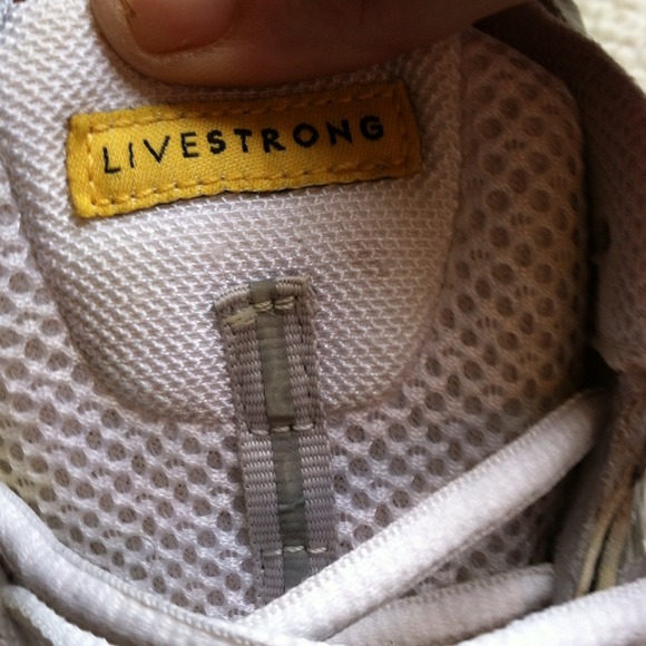 🌼Nike LiveStrong Running Shoes🌼 - Picture 3 of 4