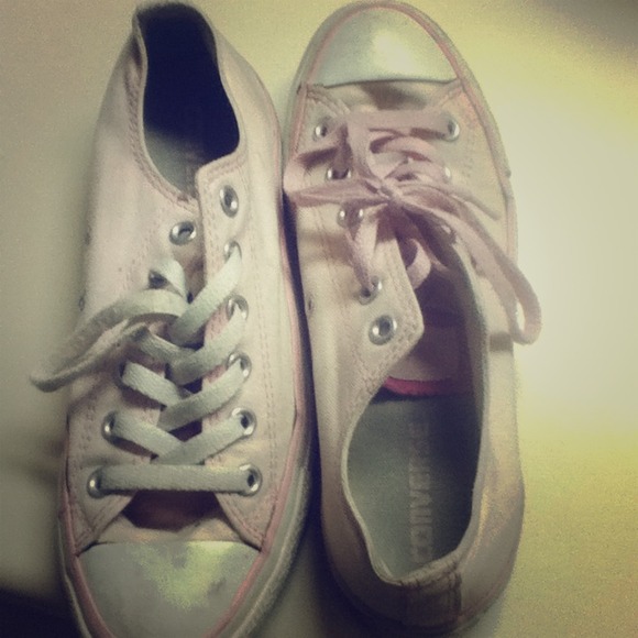 Light pink 100% authentic converse all stars size8