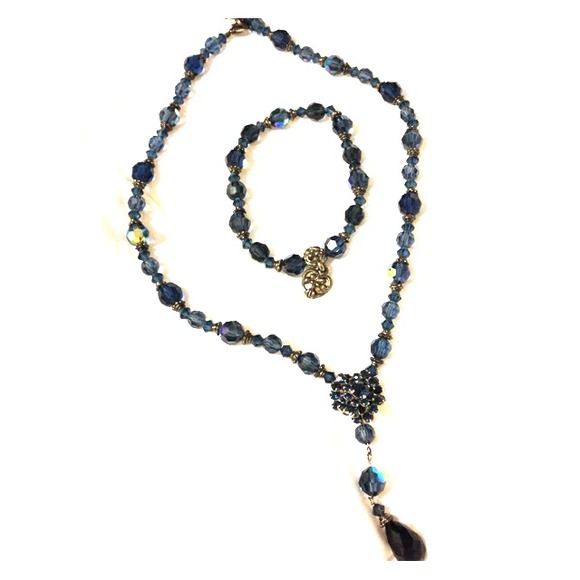 Necklace and bracelet set