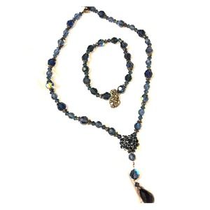 Necklace and bracelet set