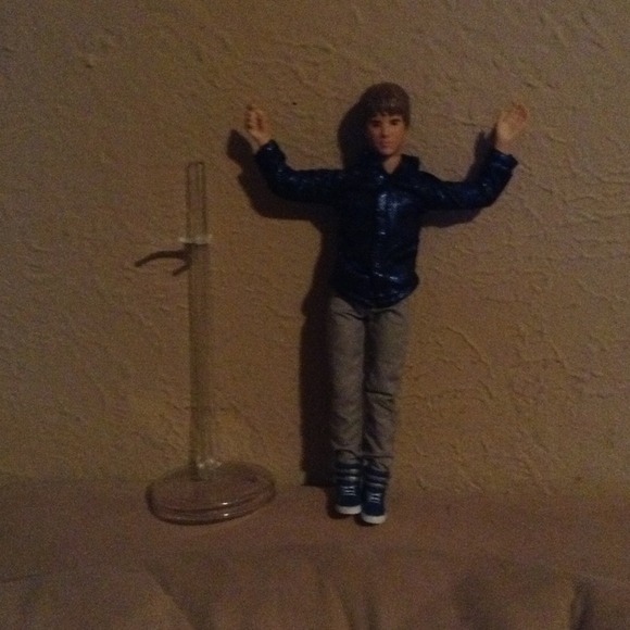 A new Justin bieber doll - Picture 5 of 5